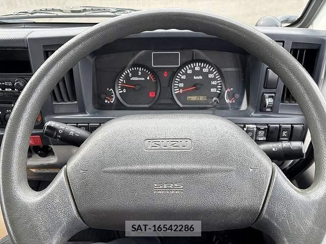 Isuzu ELF TRUCK 2010-04 4939641-12