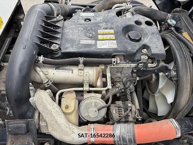 Isuzu ELF TRUCK 2010-04 4939641-15