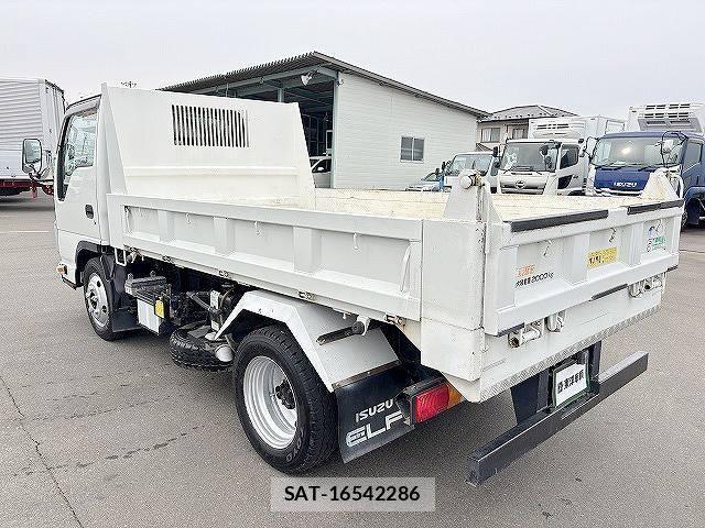 Isuzu ELF TRUCK 2010-04 4939641-3