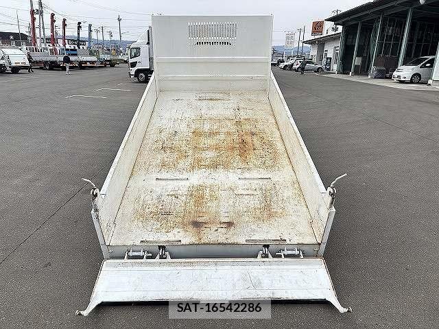 Isuzu ELF TRUCK 2010-04 4939641-6