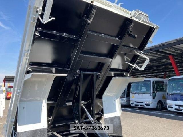 Isuzu ELF TRUCK 2016-03 5867112-7