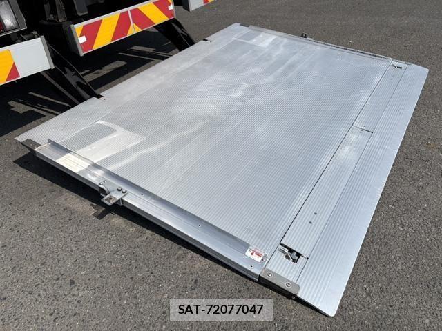 Isuzu ELF TRUCK 2016-09 5867139-15