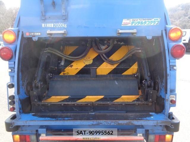 Isuzu ELF TRUCK 2017-09 5867126-9