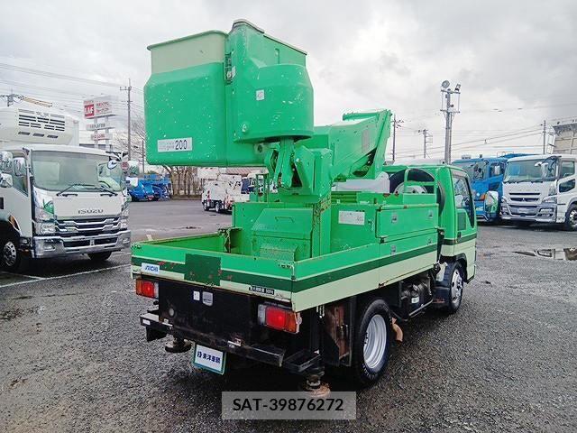 Isuzu ELF TRUCK 2006-11 5867191-3
