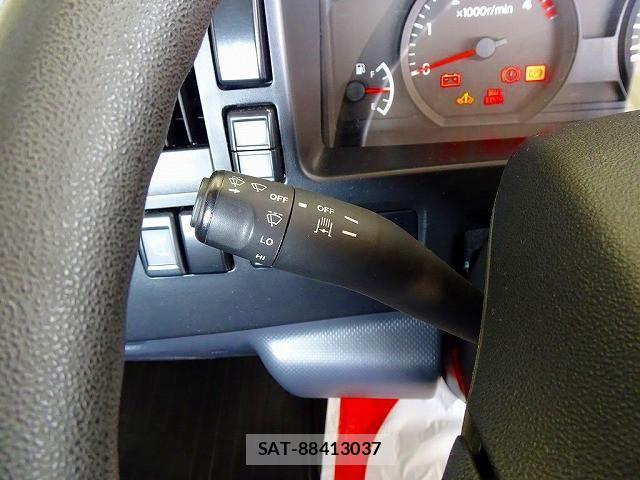 Isuzu ELF TRUCK 2022-07 5867109-17