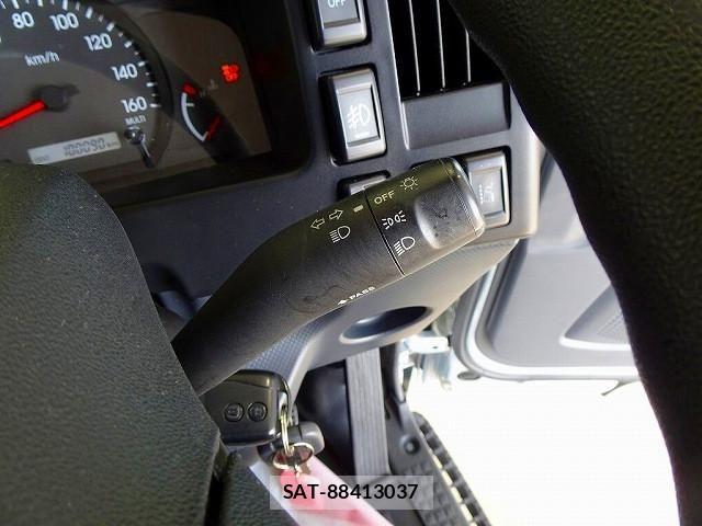 Isuzu ELF TRUCK 2022-07 5867109-18