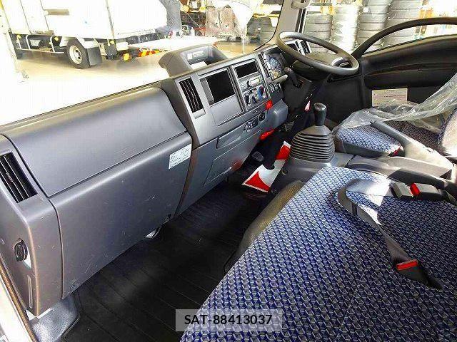 Isuzu ELF TRUCK 2022-07 5867109-6