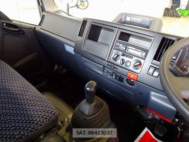 Isuzu ELF TRUCK 2022-07 5867109-8