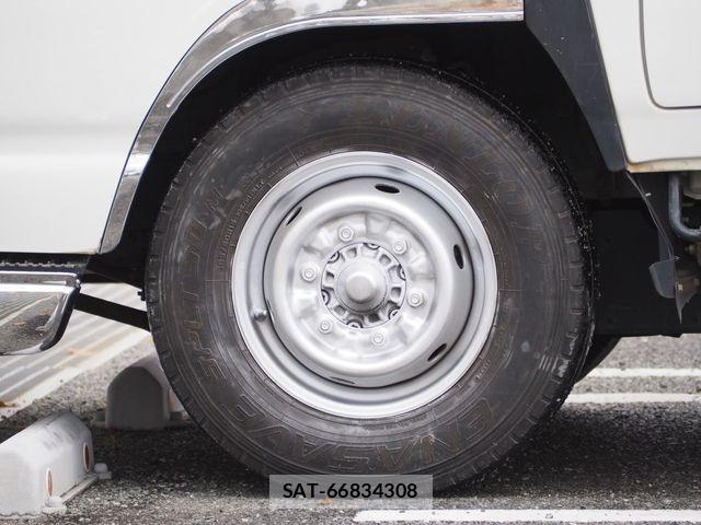 Isuzu ELF TRUCK 2012-10 5867202-9