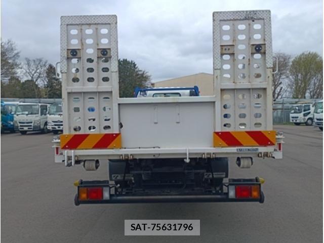 Isuzu ELF TRUCK 2020-05 6004622-4