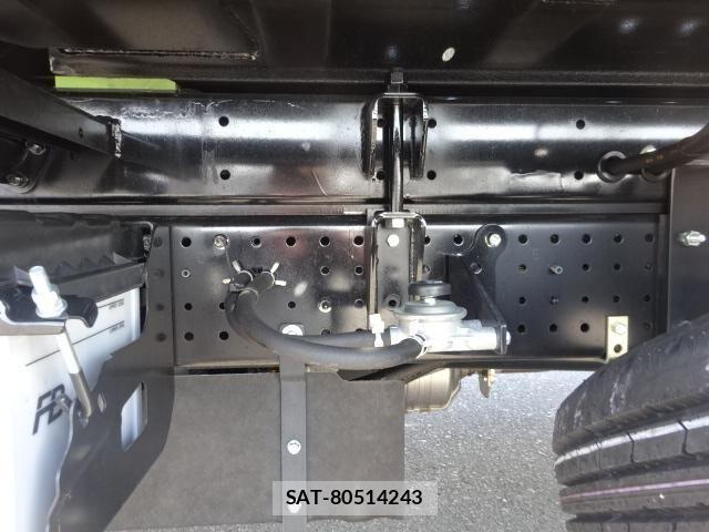 Isuzu ELF TRUCK 2025-03 6004615-21