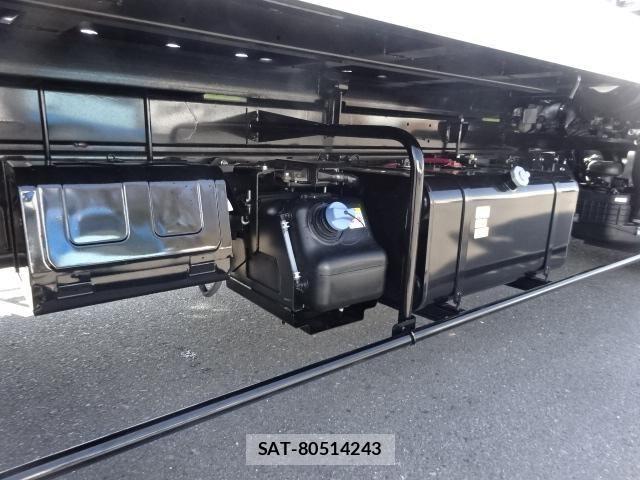 Isuzu ELF TRUCK 2025-03 6004615-24