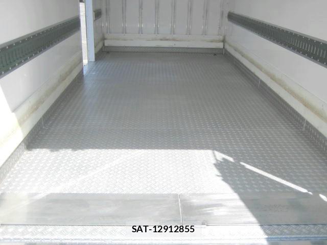 Isuzu ELF TRUCK 2017-02 6004684-13