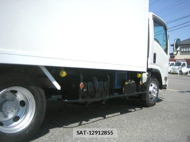 Isuzu ELF TRUCK 2017-02 6004684-17