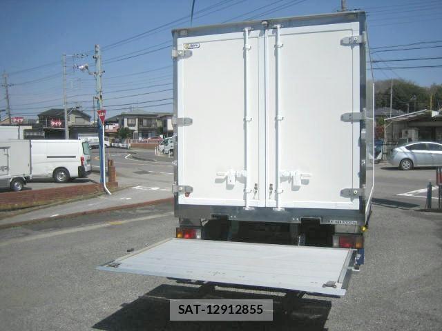 Isuzu ELF TRUCK 2017-02 6004684-4