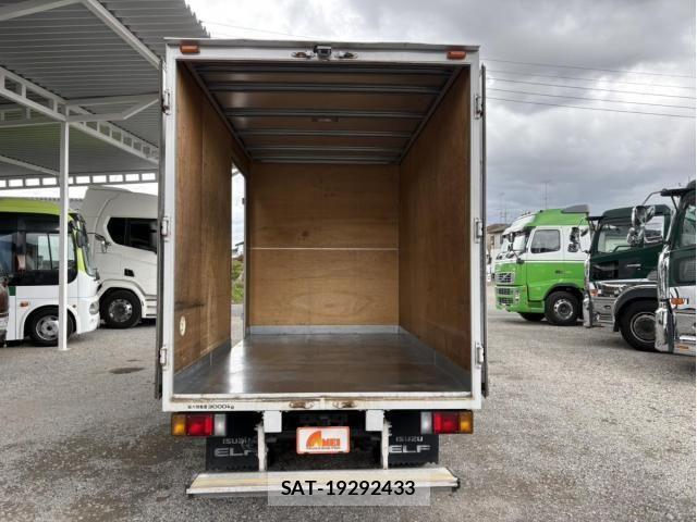 Isuzu ELF TRUCK 2013-05 6004819-10