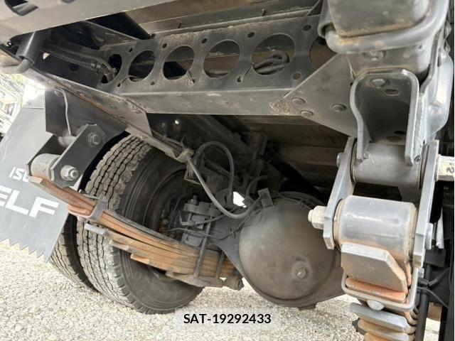 Isuzu ELF TRUCK 2013-05 6004819-11