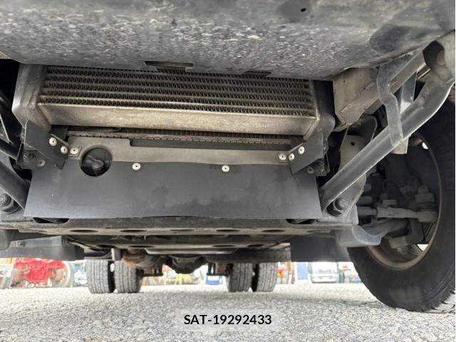 Isuzu ELF TRUCK 2013-05 6004819-17