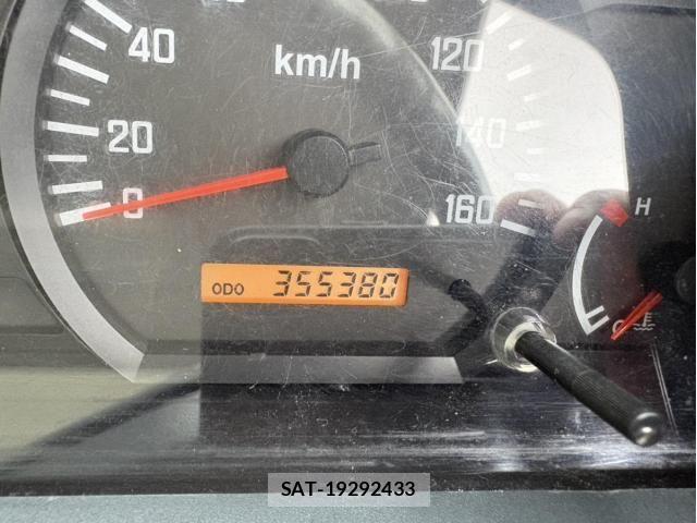 Isuzu ELF TRUCK 2013-05 6004819-20