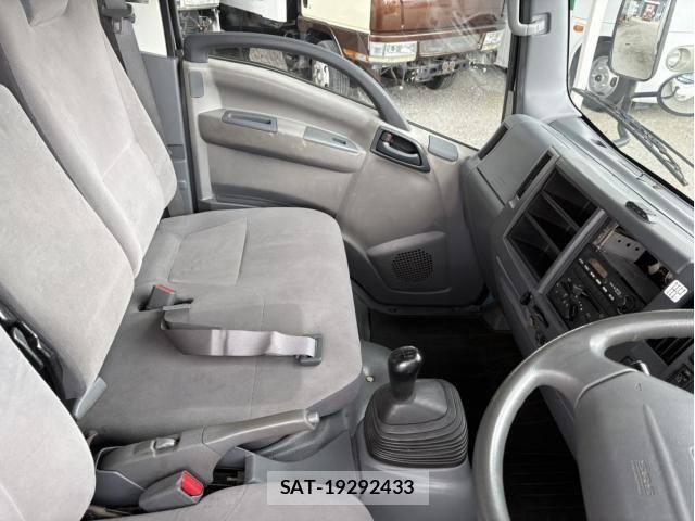Isuzu ELF TRUCK 2013-05 6004819-26