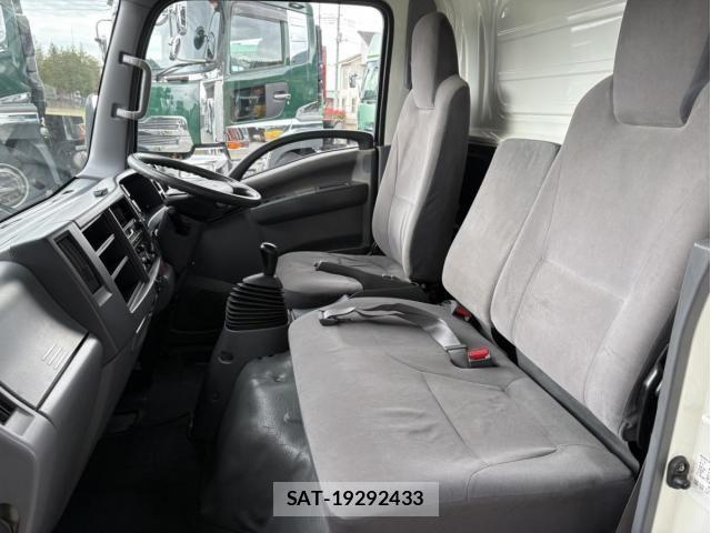 Isuzu ELF TRUCK 2013-05 6004819-27
