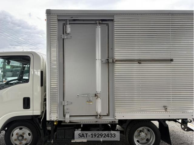 Isuzu ELF TRUCK 2013-05 6004819-8