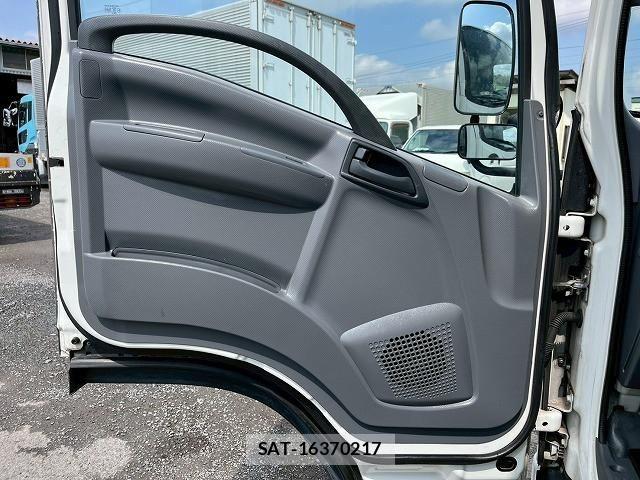 Isuzu ELF TRUCK 2019-03 6004782-21