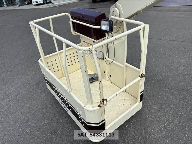 Isuzu ELF TRUCK 2005-05 6004711-12