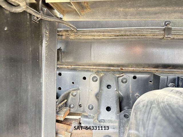 Isuzu ELF TRUCK 2005-05 6004711-21