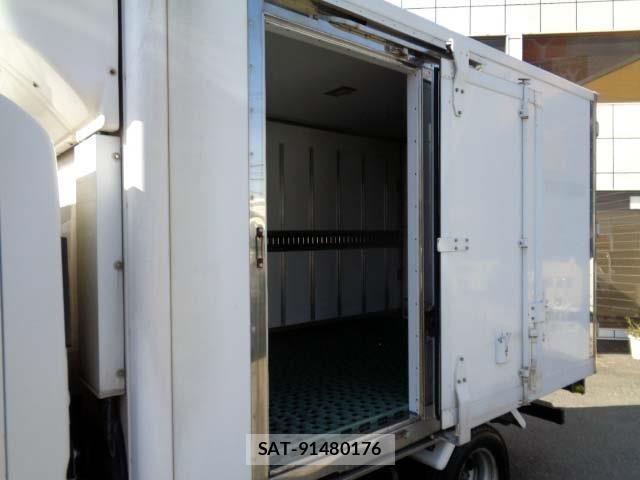 Isuzu ELF TRUCK 2017-03 6135138-10