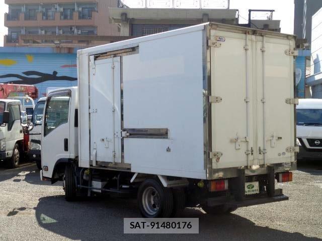 Isuzu ELF TRUCK 2017-03 6135138-1