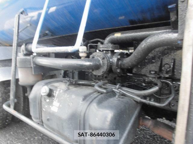 Isuzu ELF TRUCK 2013-10 6214297-12