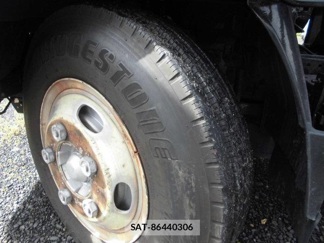 Isuzu ELF TRUCK 2013-10 6214297-17