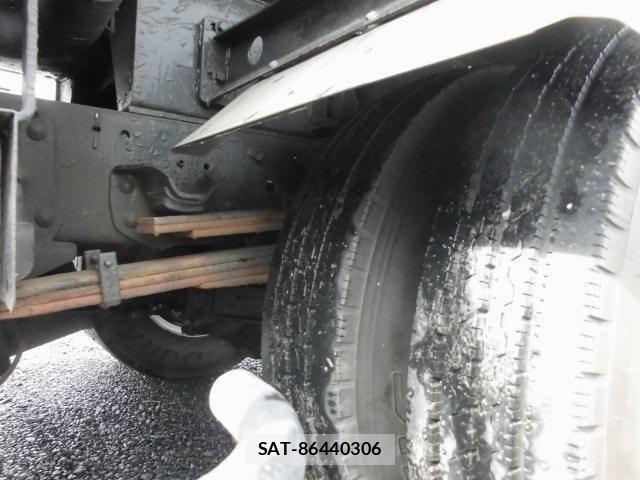 Isuzu ELF TRUCK 2013-10 6214297-18