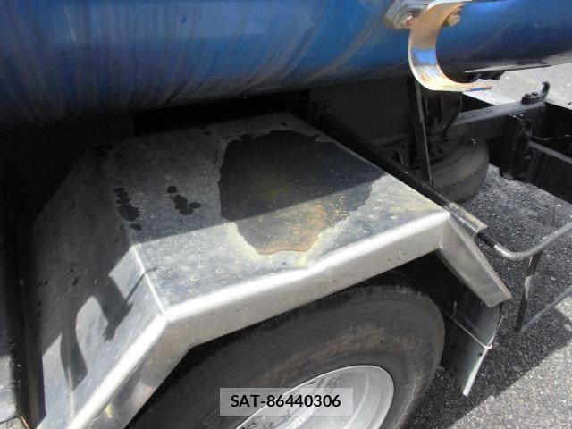 Isuzu ELF TRUCK 2013-10 6214297-19