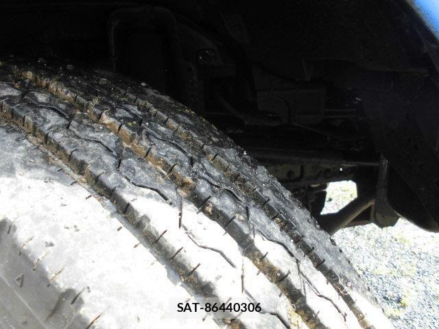 Isuzu ELF TRUCK 2013-10 6214297-22