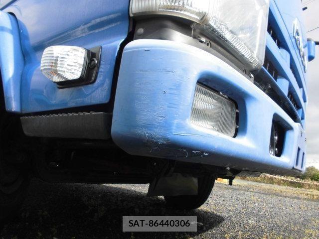 Isuzu ELF TRUCK 2013-10 6214297-23