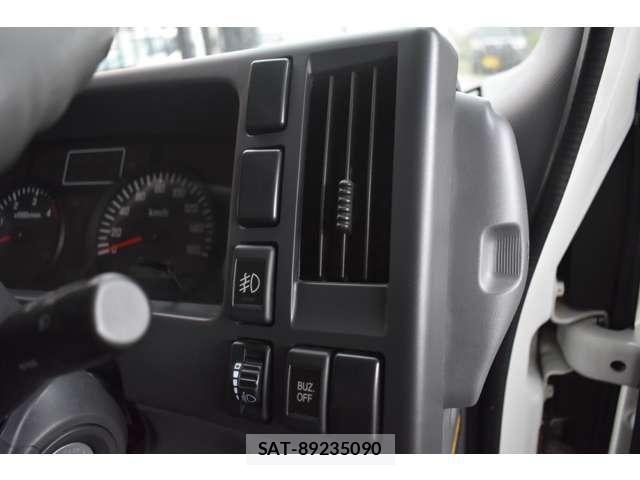 Isuzu ELF TRUCK 2013-08 6214236-26