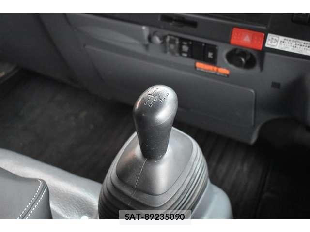 Isuzu ELF TRUCK 2013-08 6214236-2