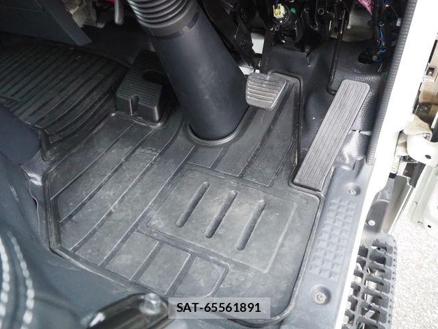 Isuzu ELF TRUCK 2022-11 6214215-19