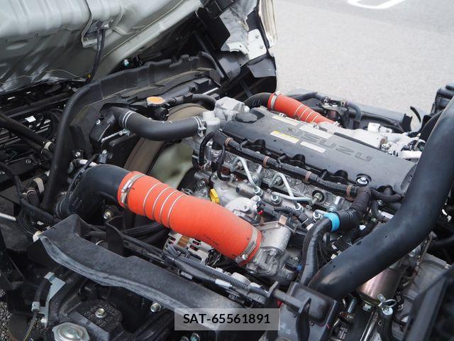 Isuzu ELF TRUCK 2022-11 6214215-21