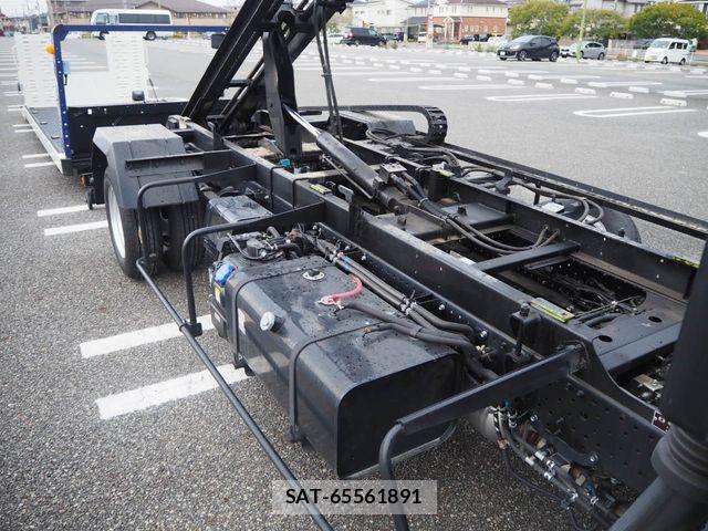 Isuzu ELF TRUCK 2022-11 6214215-25