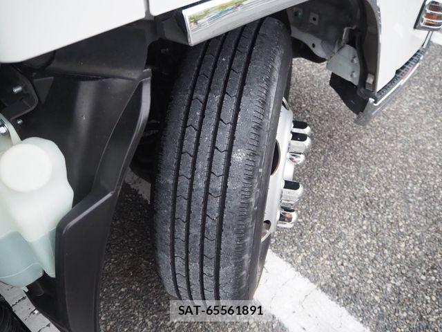 Isuzu ELF TRUCK 2022-11 6214215-28