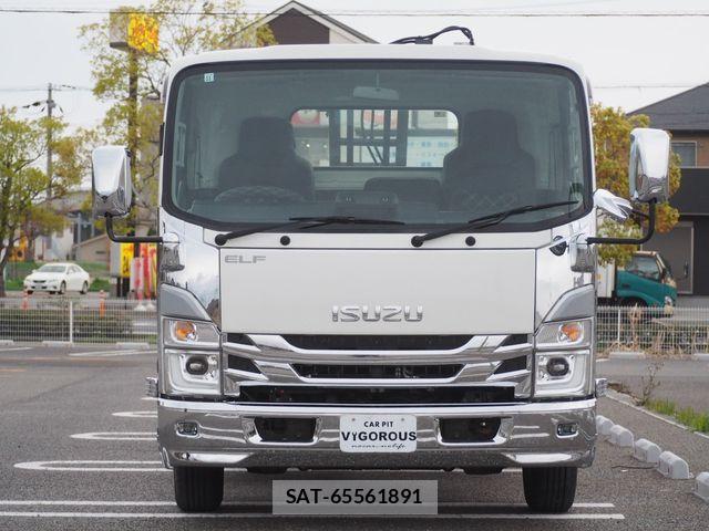 Isuzu ELF TRUCK 2022-11 6214215-3