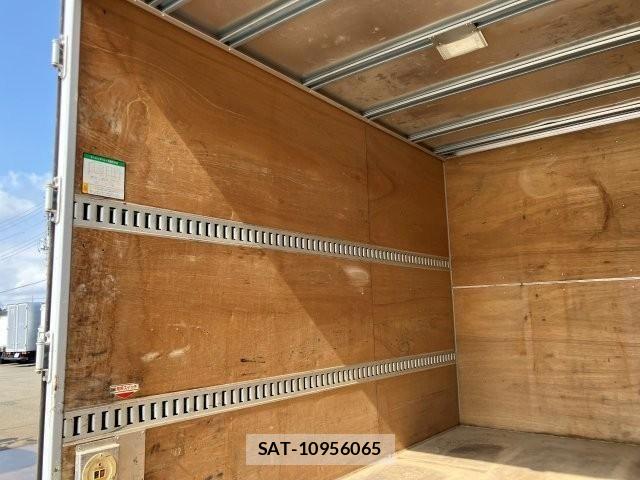 Isuzu ELF TRUCK 2017-05 6214263-12
