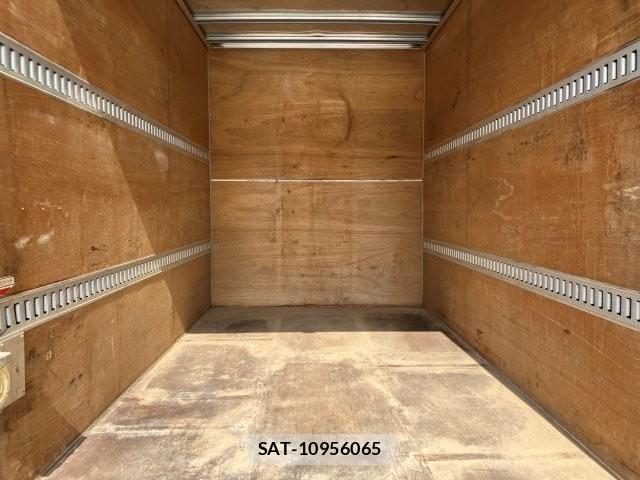 Isuzu ELF TRUCK 2017-05 6214263-15