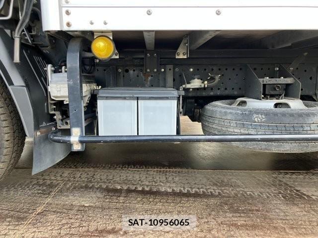 Isuzu ELF TRUCK 2017-05 6214263-17
