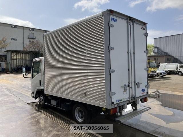 Isuzu ELF TRUCK 2017-05 6214263-2