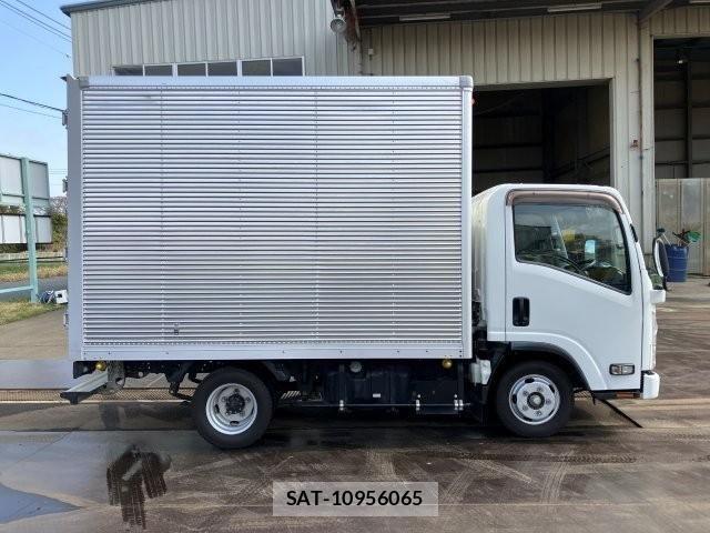 Isuzu ELF TRUCK 2017-05 6214263-5