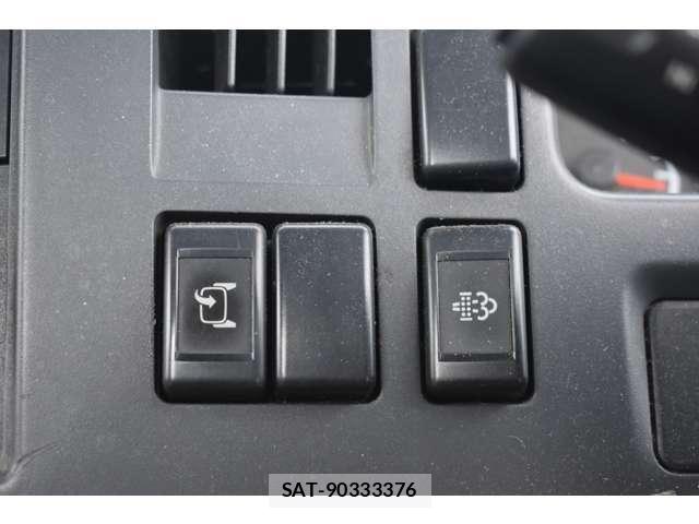 Isuzu ELF TRUCK 2012-01 6214264-15